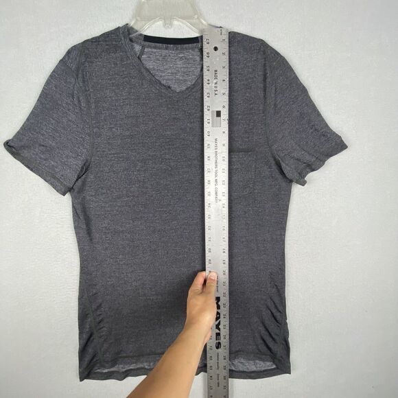 Lululemon Shirt Mens Medium Gray VNeck Pocket Casual Stretch Gym Workout Wicking - Picture 3 of 4